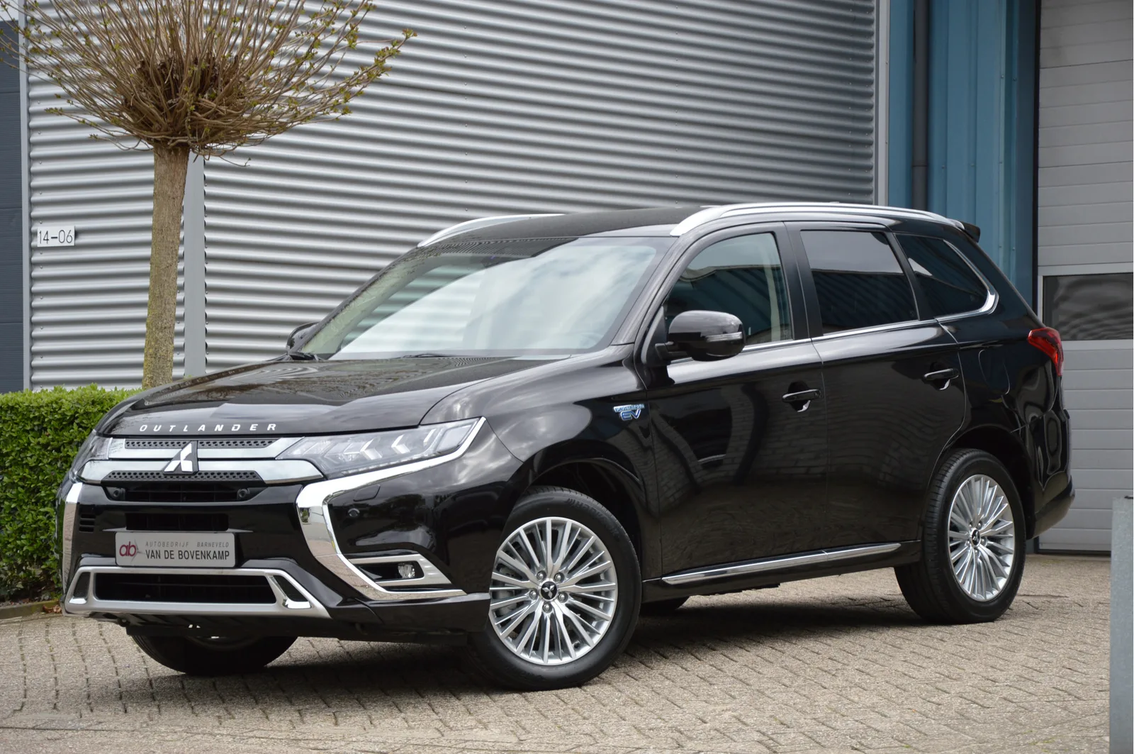 Mitsubishi Outlander (2019) — foto 1